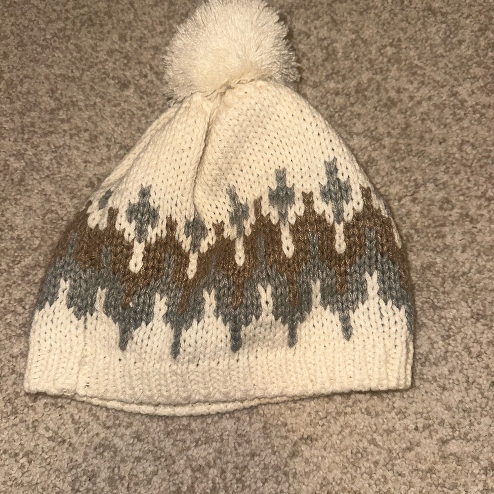 Cozy Knit Pom-Pom Beanie